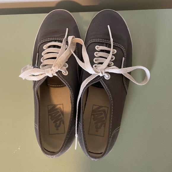 Gray Vans Authentic Low Top shoes - size 4.5 men, 6 women - Picture 5 of 8